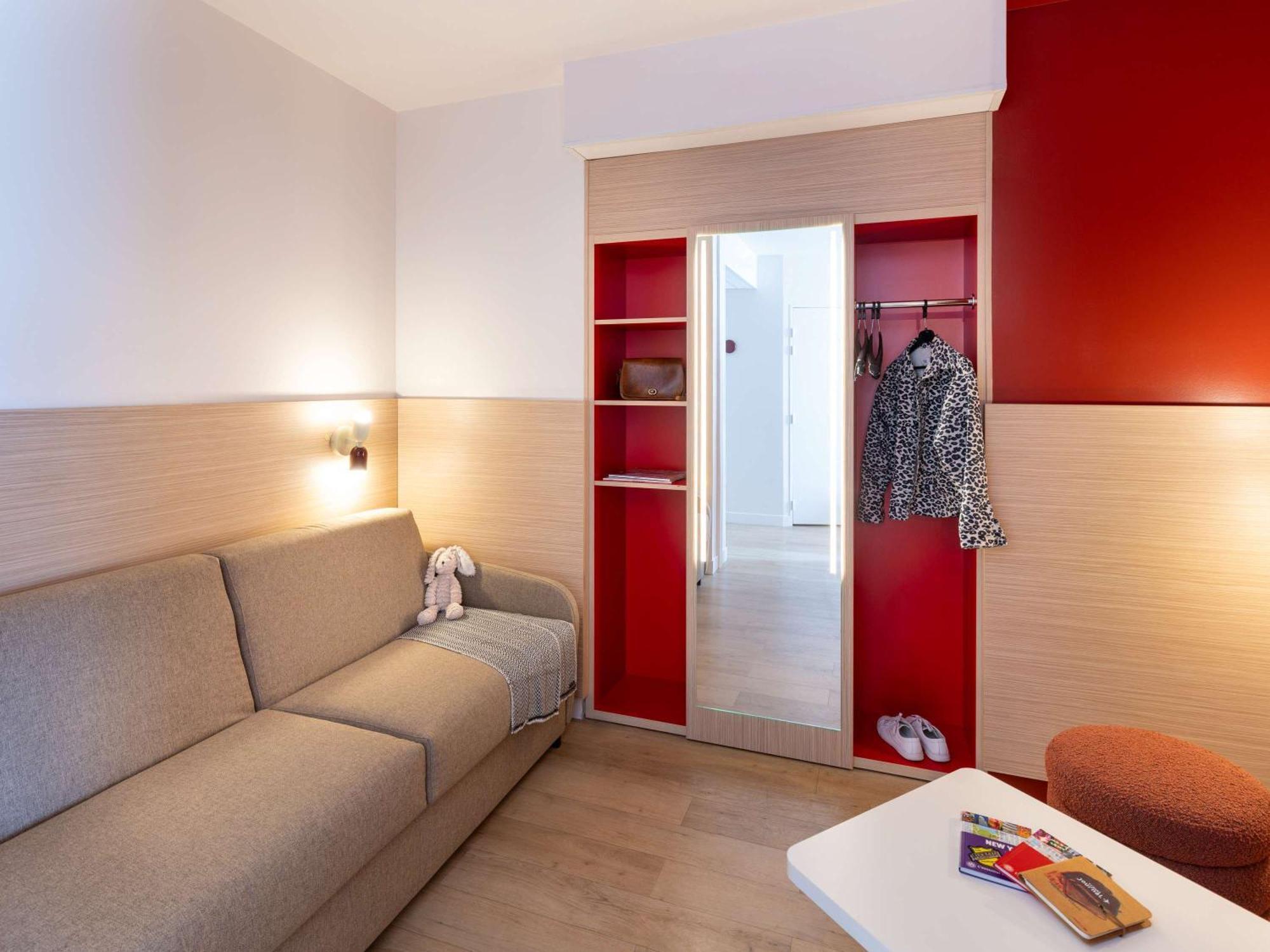 Ibis Styles Prevessin Geneve Aeroport Prévessin Exterior foto